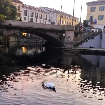 Apartamento Naviglio, Metro Blu Duomo Milão