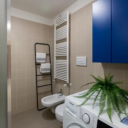 Hangar - Bicocca Area Apartment