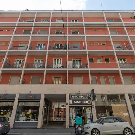 I Host - Coni Zugna 58 * Milan