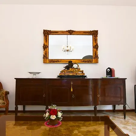 San Siro-gambara, Trilocale Duomo 20min Apartman Milánó