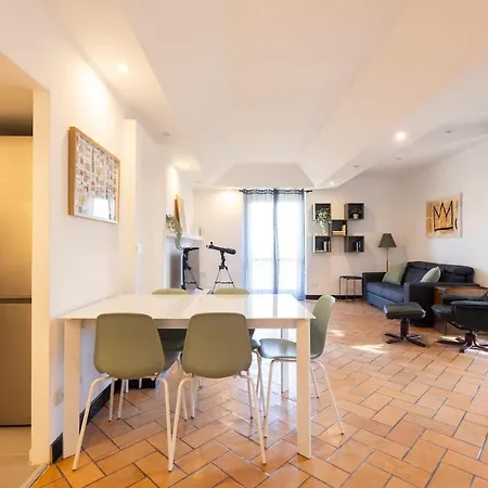 15th-century Apt, City-mxp Train Milan