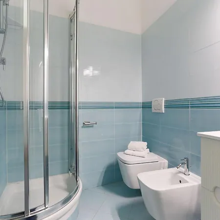 아파트 The Rent - Wonderful Multi-bedroom With Terrace In The Area Of Colonne Di San Lorenzo