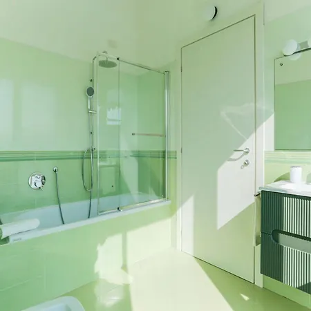 아파트 The Rent - Wonderful Multi-bedroom With Terrace In The Area Of Colonne Di San Lorenzo *