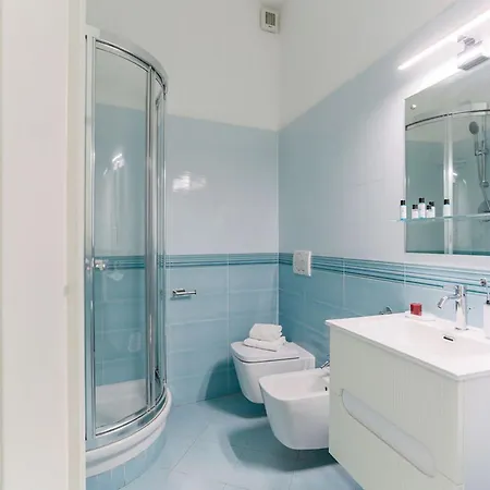 The Rent - Wonderful Multi-bedroom With Terrace In The Area Of Colonne Di San Lorenzo 아파트