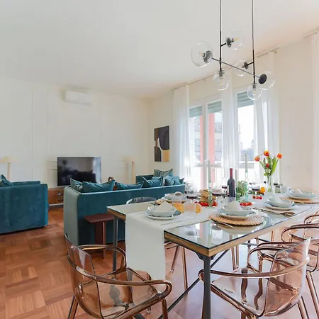 The Rent - Wonderful Multi-bedroom With Terrace In The Area Of Colonne Di San Lorenzo 아파트