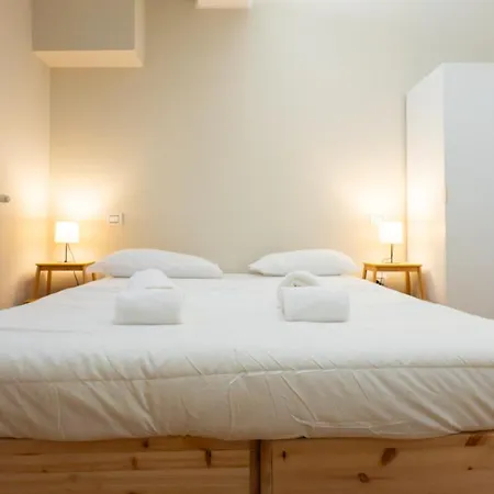 アパート Modern Flat - Via De Sanctis 61 Metro & Wifi