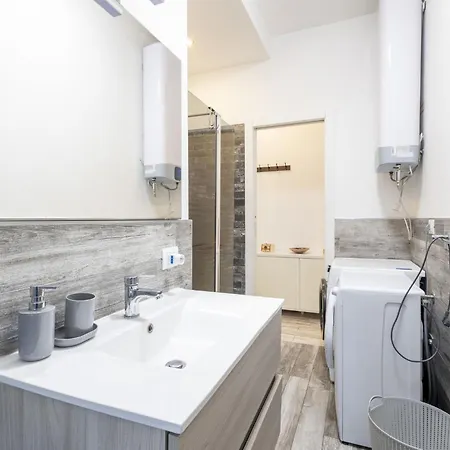 Suzzani Flat By Interhome Milano