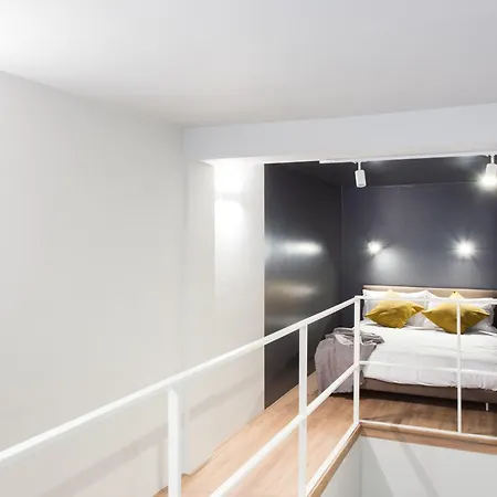 Naitly Dergano * Milán