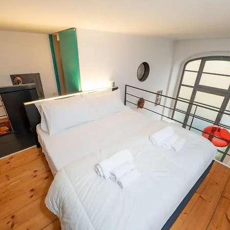 Ampio Loft 5' Dalla Metro Милан