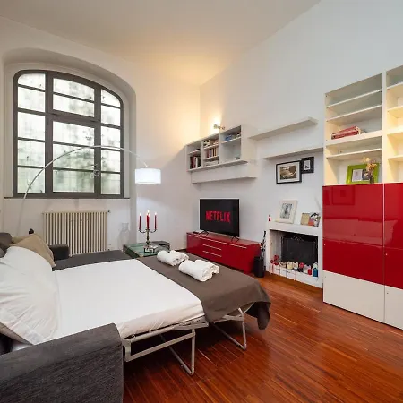 Apartment Ampio Loft 5' Dalla Metro