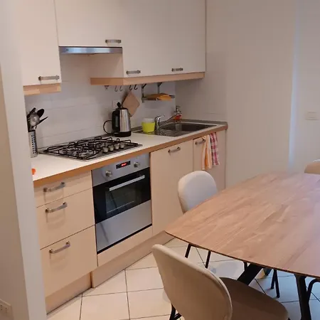 Loreto - Vicino Metro M1 Ed M2