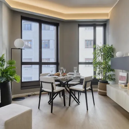 San Babila Tower With Panoramic Terrace Overlooking Duomo By Rentopolis Apartamento *