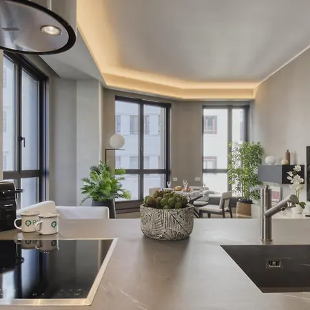 Apartmán San Babila Tower With Panoramic Terrace Overlooking Duomo By Rentopolis *