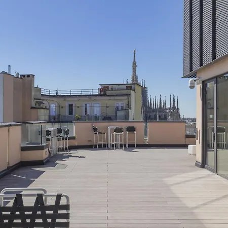 San Babila Duomo View With Shared Rooftop Terrace * Milán