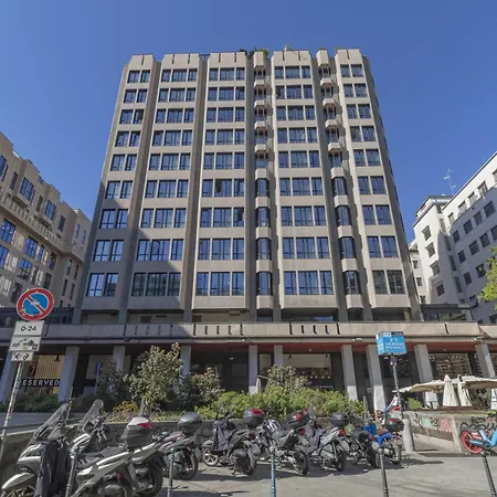 San Babila Tower With Panoramic Terrace Overlooking Duomo By Rentopolis Apartment *