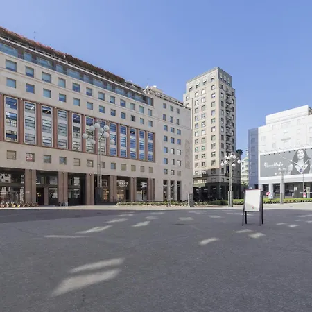 Apartment San Babila Tower With Panoramic Terrace Overlooking Duomo By Rentopolis Milan