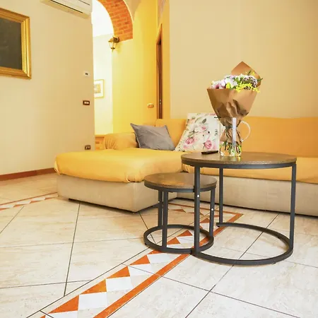 Wonderful Downtown Apartment-hd Netflix, King-size Bed, Two Minutes' Walk From Metro Appartement Milan