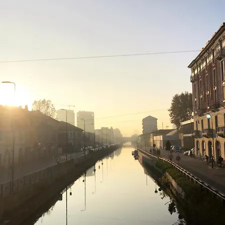 Bilocale In Bande Nere-metro Rossa Duomo * Milano