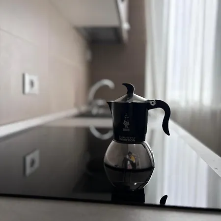 Bilocale In Bande Nere-metro Rossa Duomo *