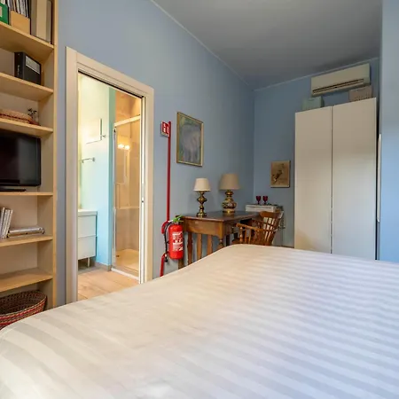 Privata Bagno E Balcone Duomo Battaglia Konukevi Milano