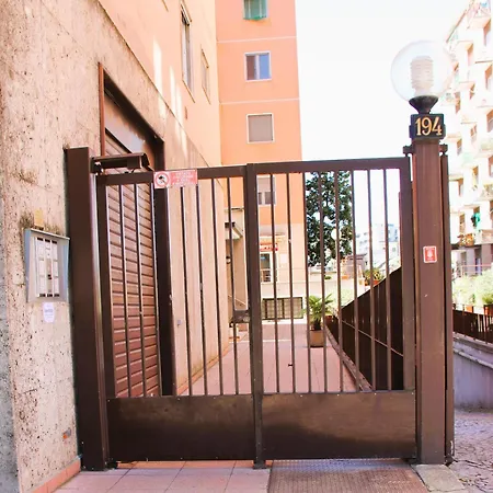 Appartamento Casa Ongi Etorri Ripamonti, Tram Center, Ieo, Prada, Villaggio Olimpico *
