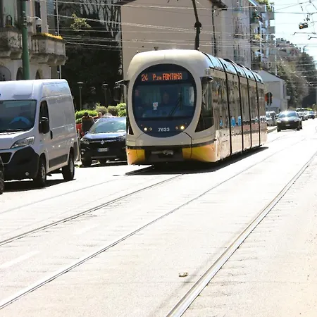 Appartamento Casa Ongi Etorri Ripamonti, Tram Center, Ieo, Prada, Villaggio Olimpico Milano