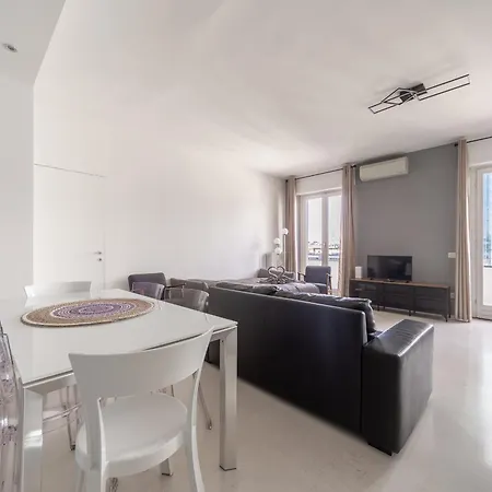 Lägenhet La Vista Sulla Citta - 8vo Piano Attico Mozzafiato