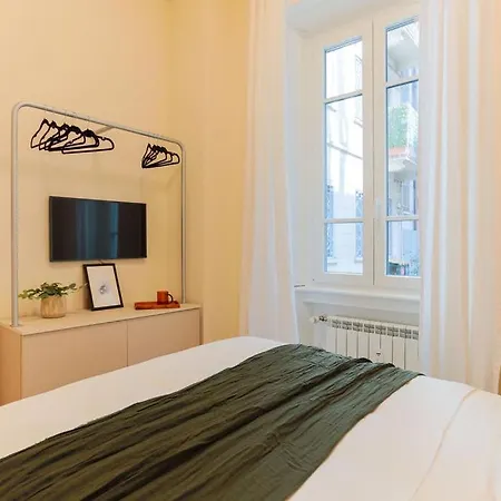 The Rent - Characterful Two-bedroom Flat Steps From Palestro Milano