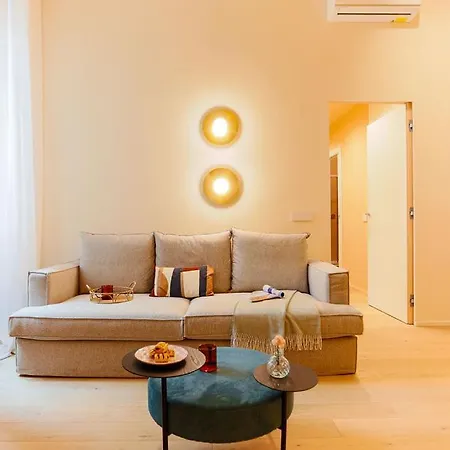 The Rent - Characterful Two-bedroom Flat Steps From Palestro Апартаменты Милан