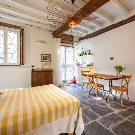 Апартаменты Navigli Authentic Charm In A Historic *