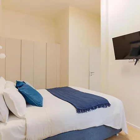 The Rent - Characterful Two-bedroom Flat Steps From Palestro Lejlighed Milano