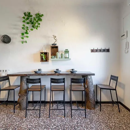 View Of The Navigli - In The Heart Of - Wifi מילאנו