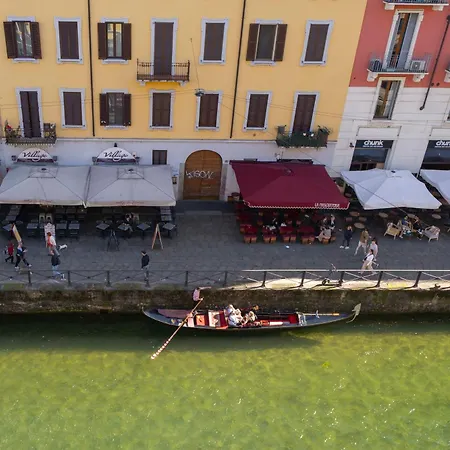 View Of The Navigli - In The Heart Of - Wifi Apartment *