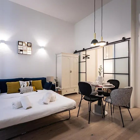 Semesterbostad Loft In With Private Terrace & Jacuzzi Milano