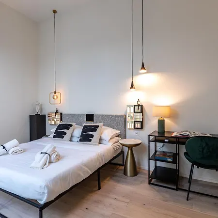 Semesterbostad Loft In With Private Terrace & Jacuzzi Milano