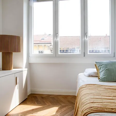 Easylife - - Settembrini 49 - *