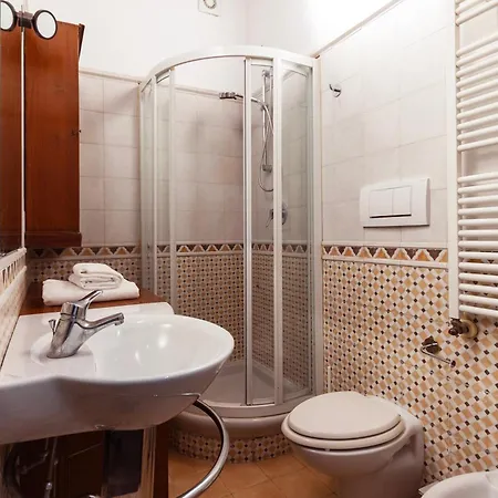 Youhosty - Anfiteatro 12 Apartman *