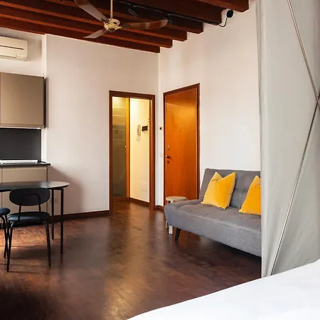 Youhosty - Anfiteatro 12 * Milánó