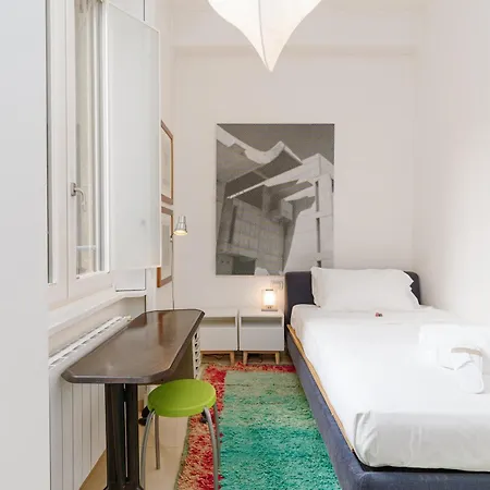 Youhosty - Brera 17 *