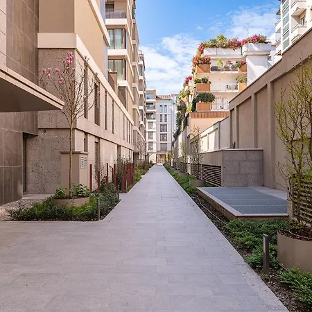 Habitat green-futuristico con spa e piscina *