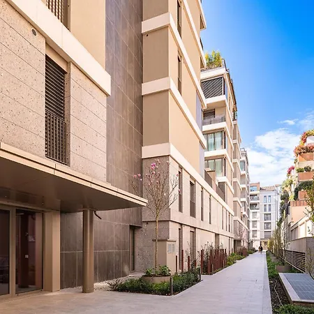 Habitat green-futuristico con spa e piscina