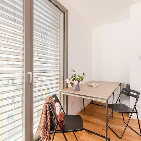 Appartamento Habitat green-futuristico con spa e piscina Milano