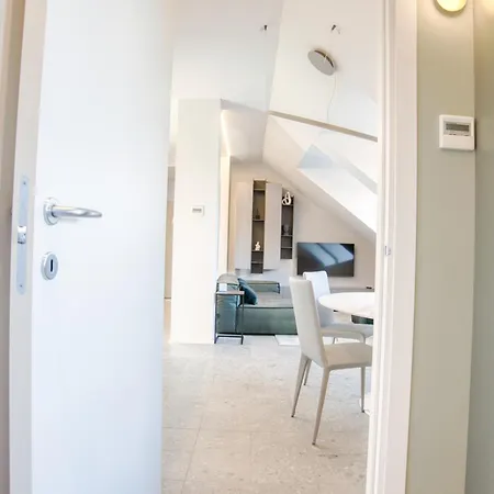 Corso Vittorio Emanuele Stunning Penthouse - Exclusive Living In * Mediolan