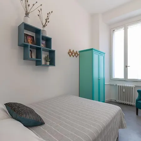 Milan, Cozy Flat In Porta Venezia Milán