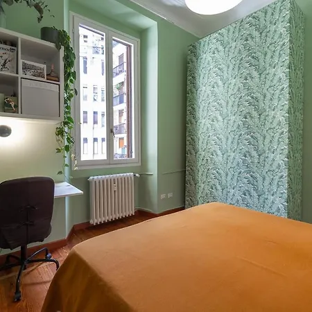 Milan, Cozy Flat In Porta Venezia