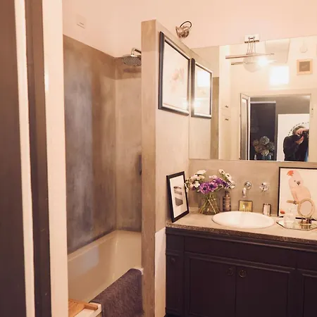 Signature Apartment *