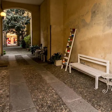 Διαμέρισμα Navigli Attic *