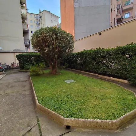 Costanza In Giallo Milano