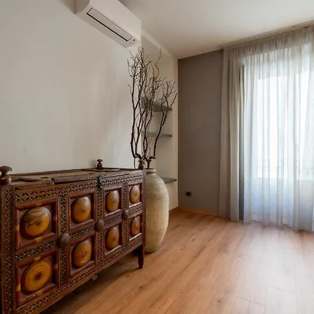 Apartment Italianflat - Spacious 3 Bedroom With Balcony San Babila Area *