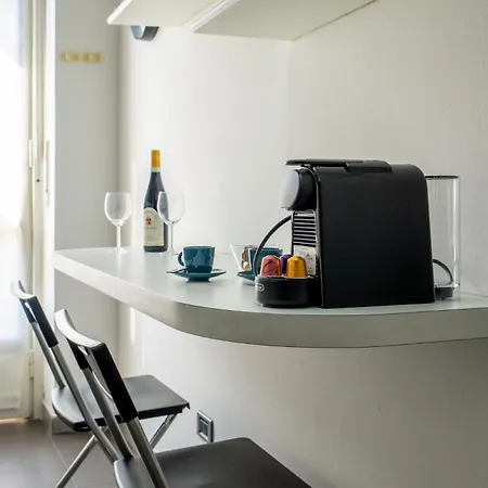 Italianflat - Spacious 3 Bedroom With Balcony San Babila Area Apartment Milan